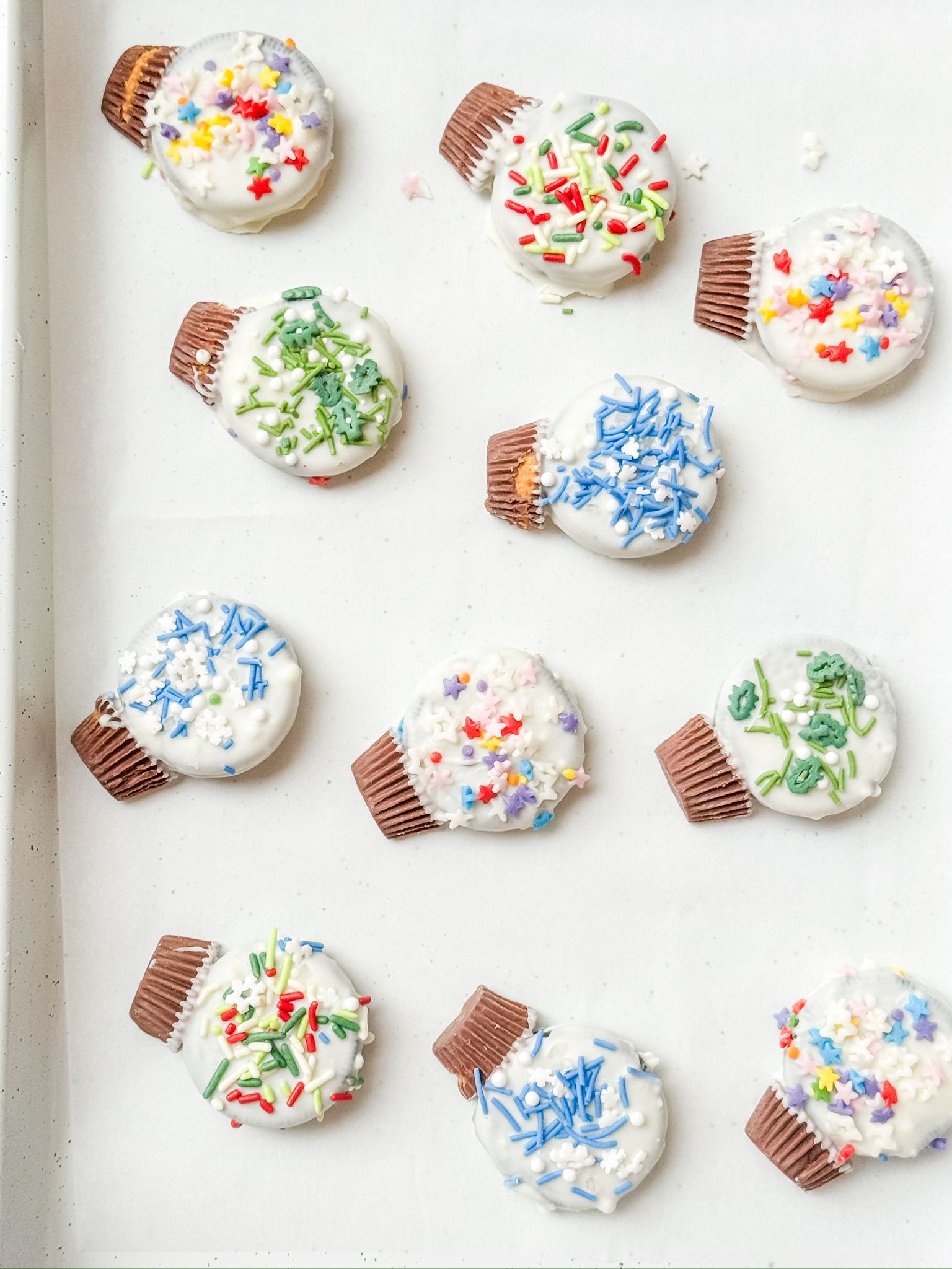Easy Homemade Christmas Oreo Cookies Ornaments Recipe